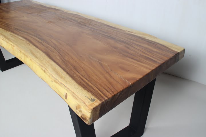 Een tafel met het design van de natuur: de Boomstamtafel! - Wiegers XL meubels en tuinmeubelen