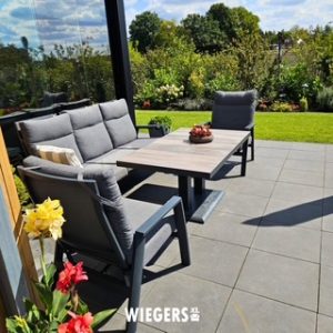 Loungeset die buiten kan blijven staan