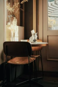kleine eettafel in kleine ruimte