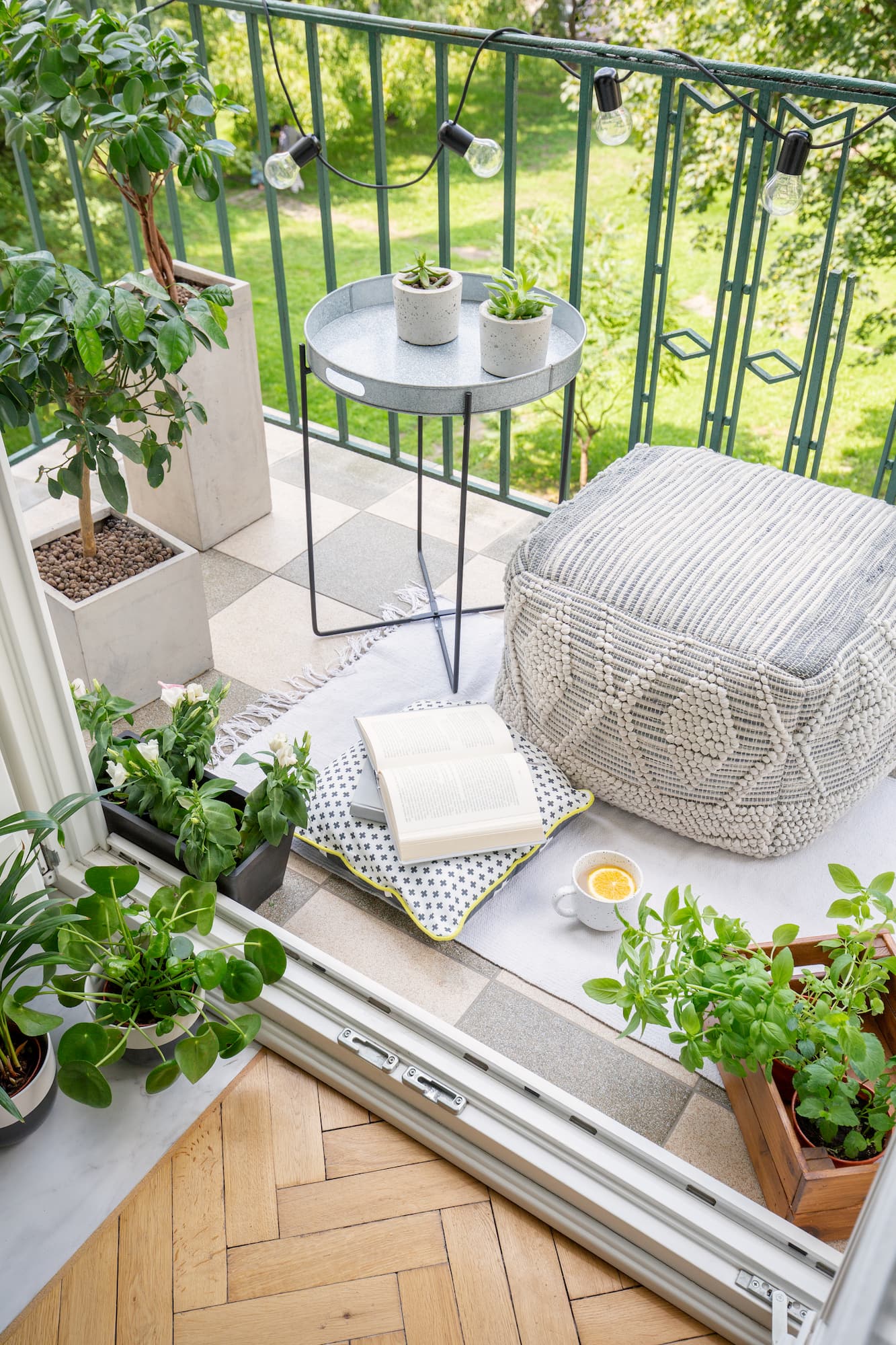 Klein terras inrichten: slimme tuinmeubels en praktische ideeën
